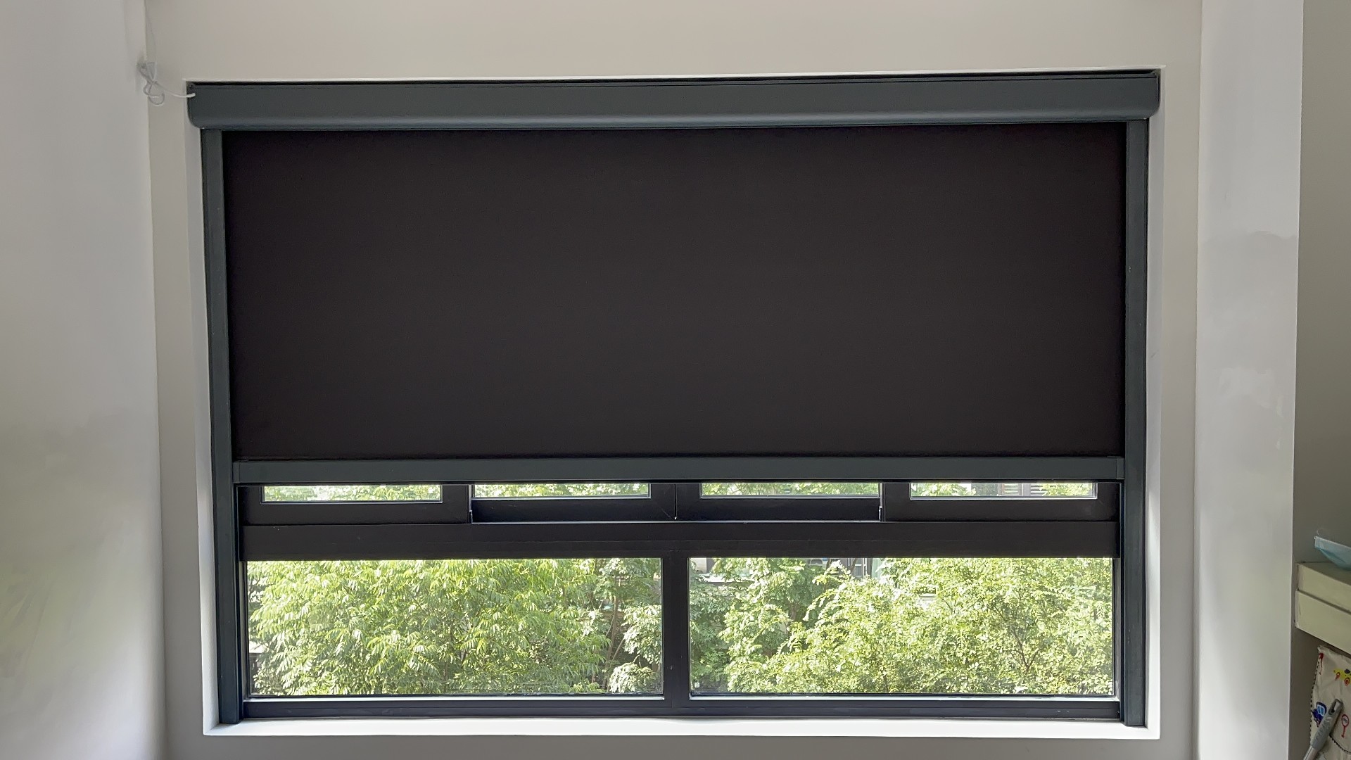 全遮光0%面料半開效果