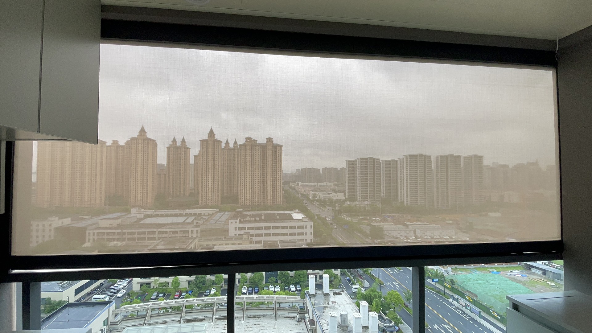 航城遮陽(yáng)防風(fēng)卷簾案例