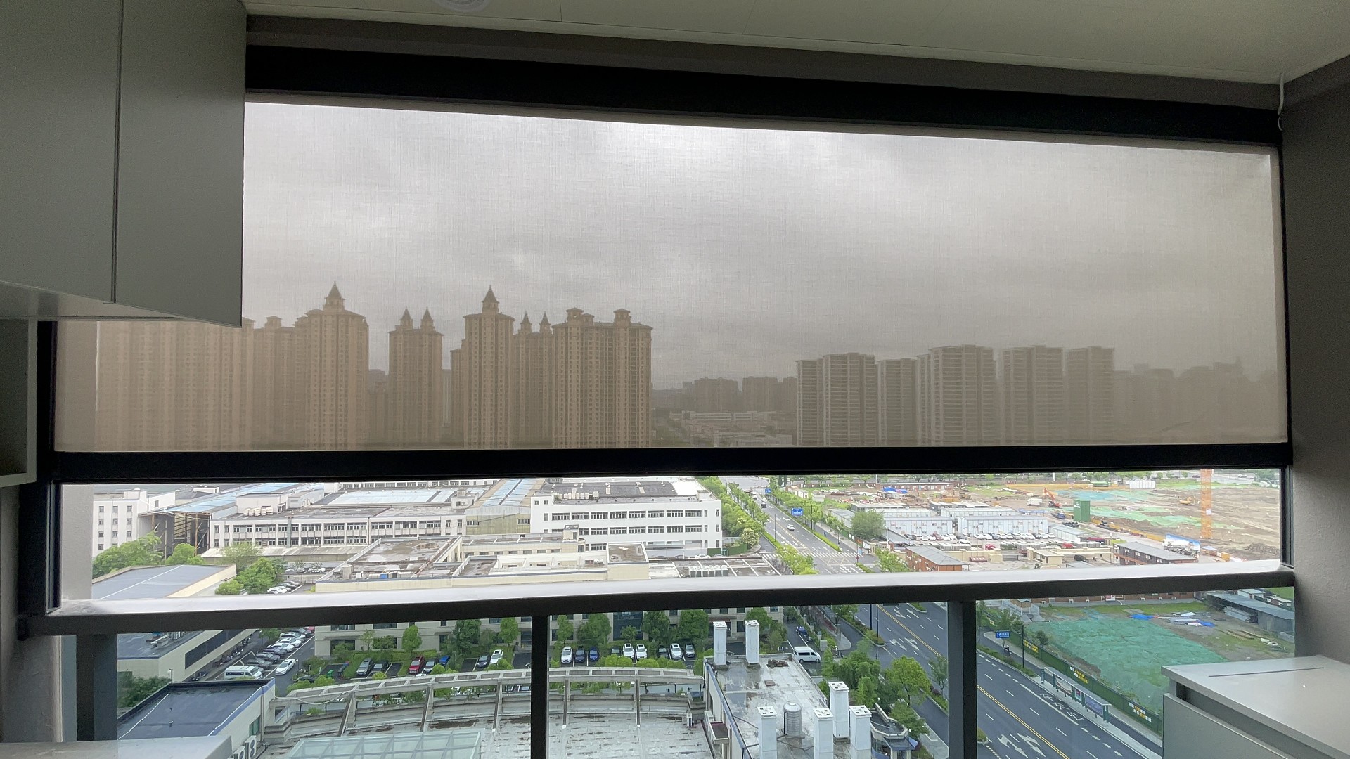 航城遮陽(yáng)防風(fēng)卷簾案例