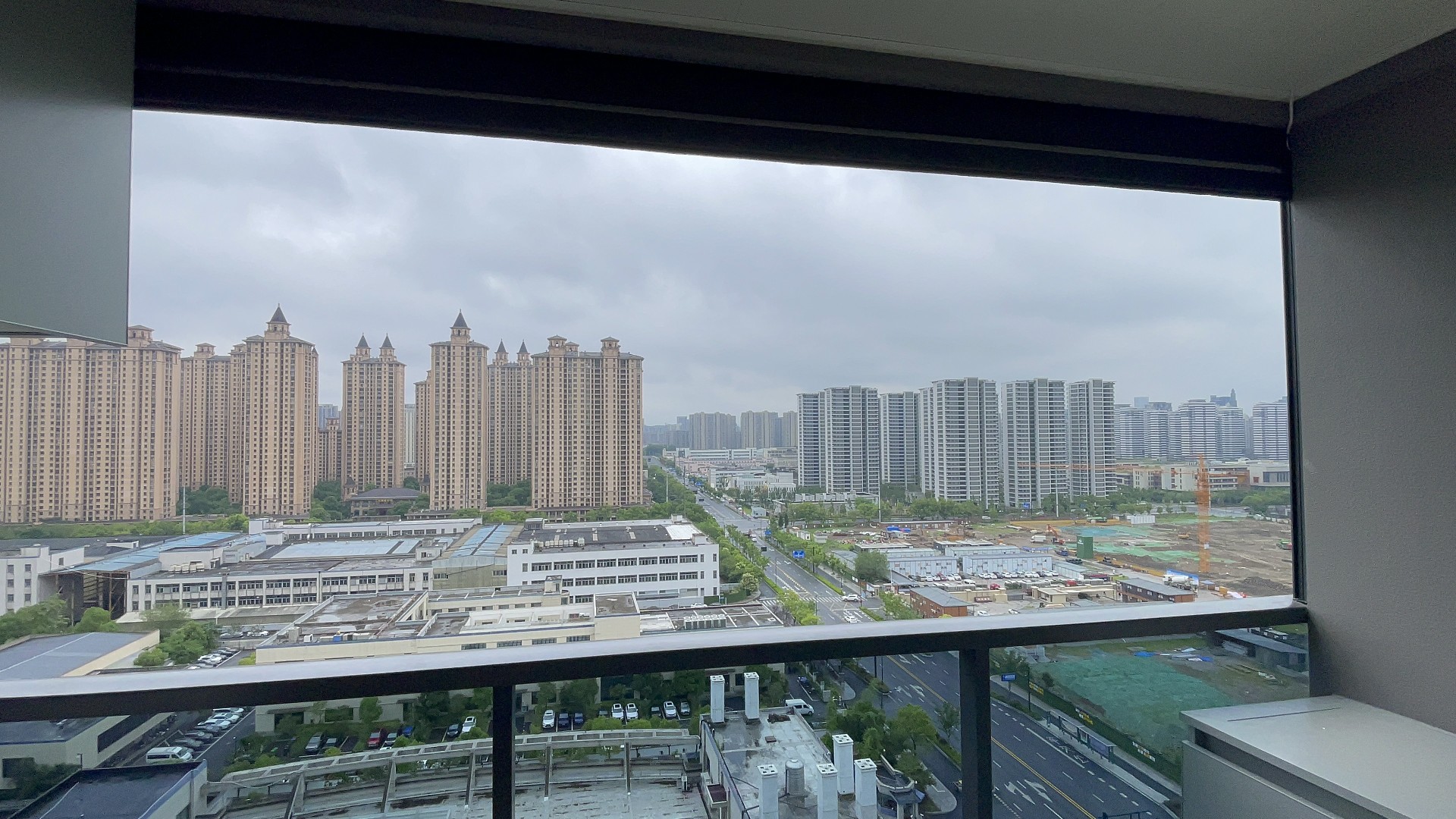 航城遮陽(yáng)防風(fēng)卷簾案例